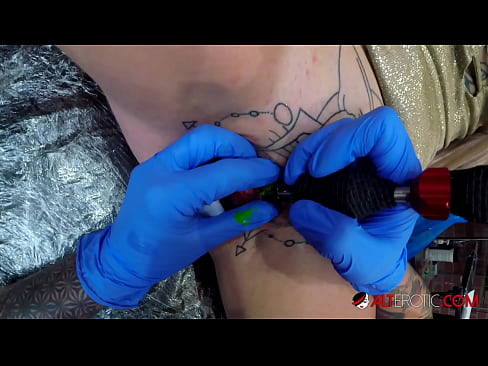 ❤️ Sully Savage oo aad u tattooed ayaa Kintirkeeda ku sawirtay tattoo ❤️  Galmo  ❤